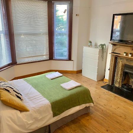 Balham, South London Spacious Guest House 1, 6 Rooms Available エクステリア 写真