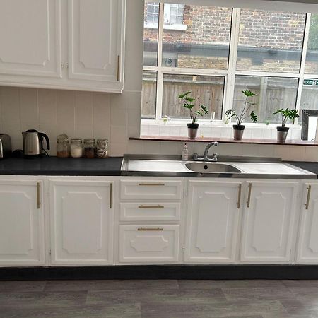Balham, South London Spacious Guest House 1, 6 Rooms Available エクステリア 写真