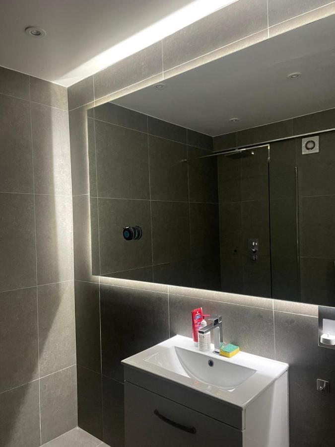 Balham, South London Spacious Guest House 1, 6 Rooms Available エクステリア 写真