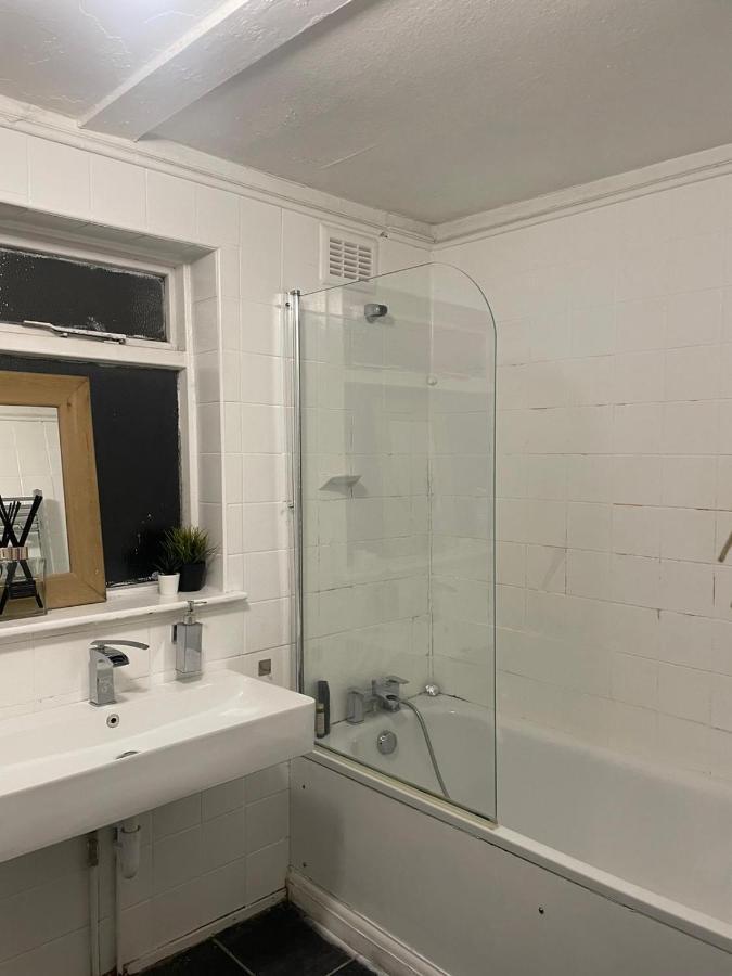 Balham, South London Spacious Guest House 1, 6 Rooms Available エクステリア 写真