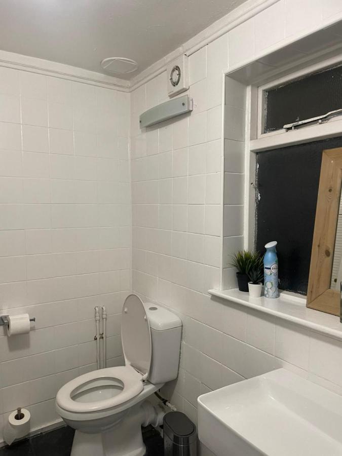 Balham, South London Spacious Guest House 1, 6 Rooms Available エクステリア 写真