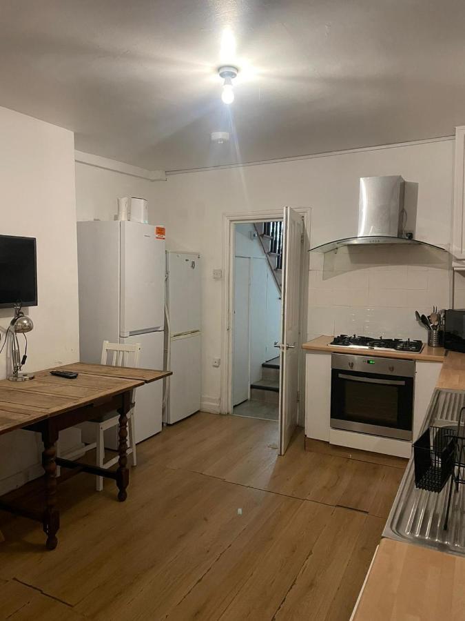 Balham, South London Spacious Guest House 1, 6 Rooms Available エクステリア 写真
