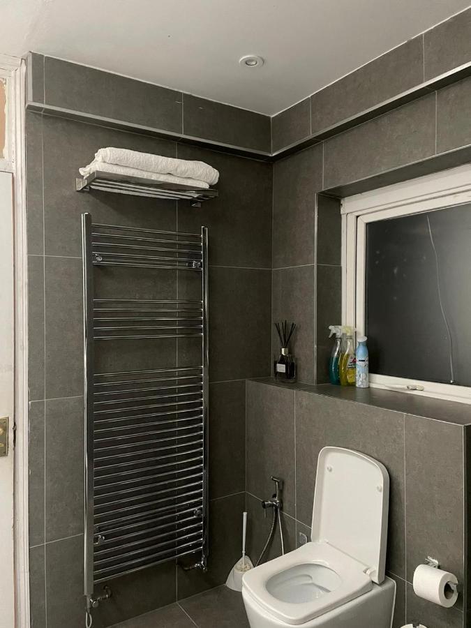 Balham, South London Spacious Guest House 1, 6 Rooms Available エクステリア 写真